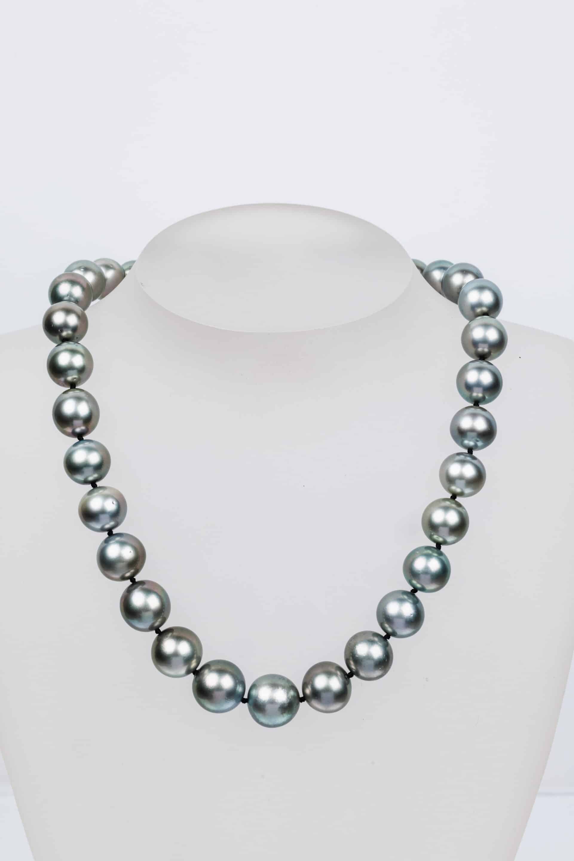 18ct White Gold Tahitian Pearl Necklace